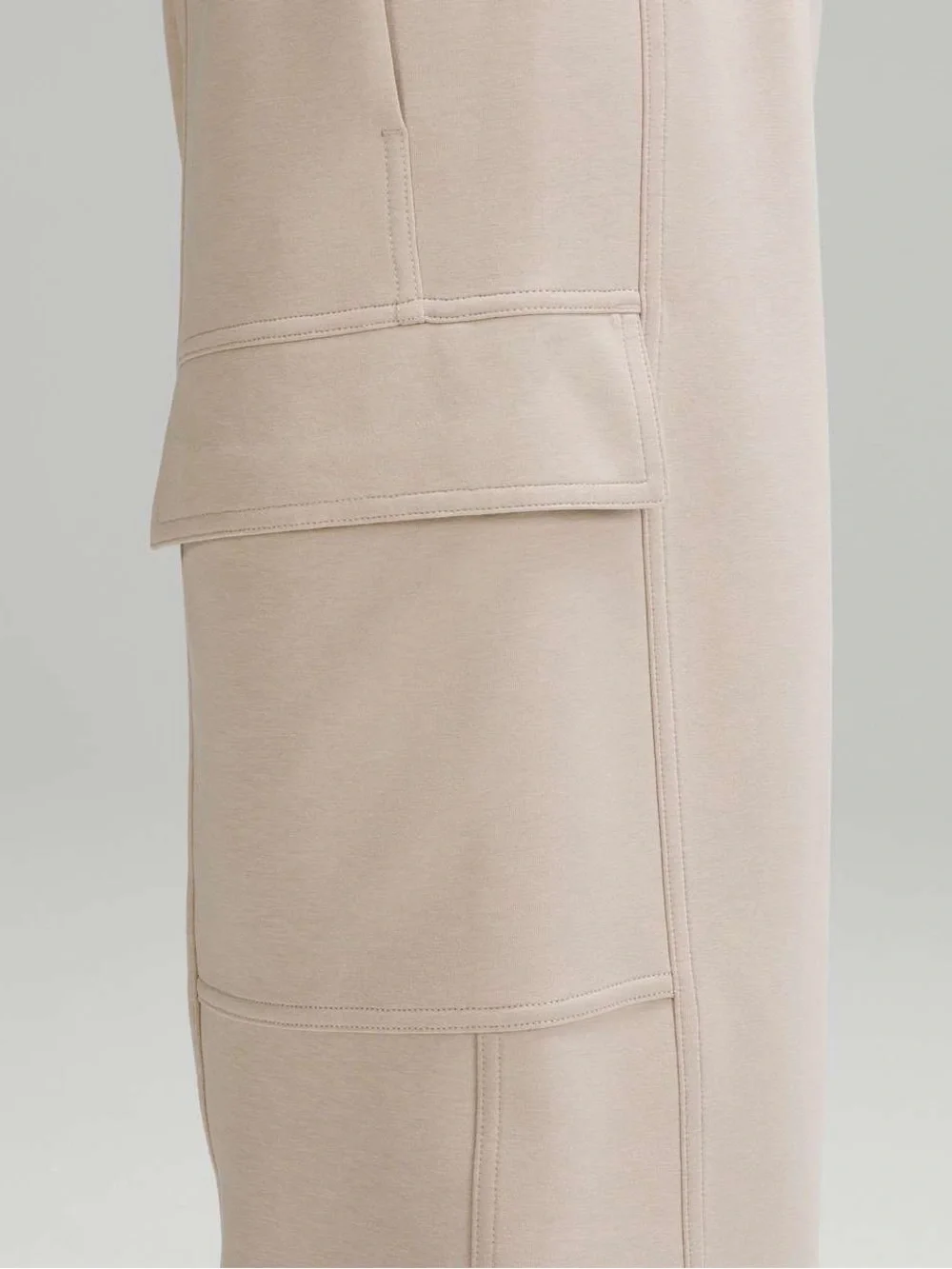 Lululemon Cotton-Blend Double-Knit Mid-Rise Cargo Pant Mojave Tan